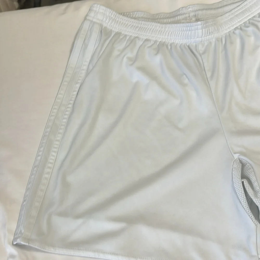 Men’s Adidas athletic shorts size large
